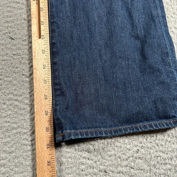 Classic Blue Denim Women's Jeans - Picture 9 of 11